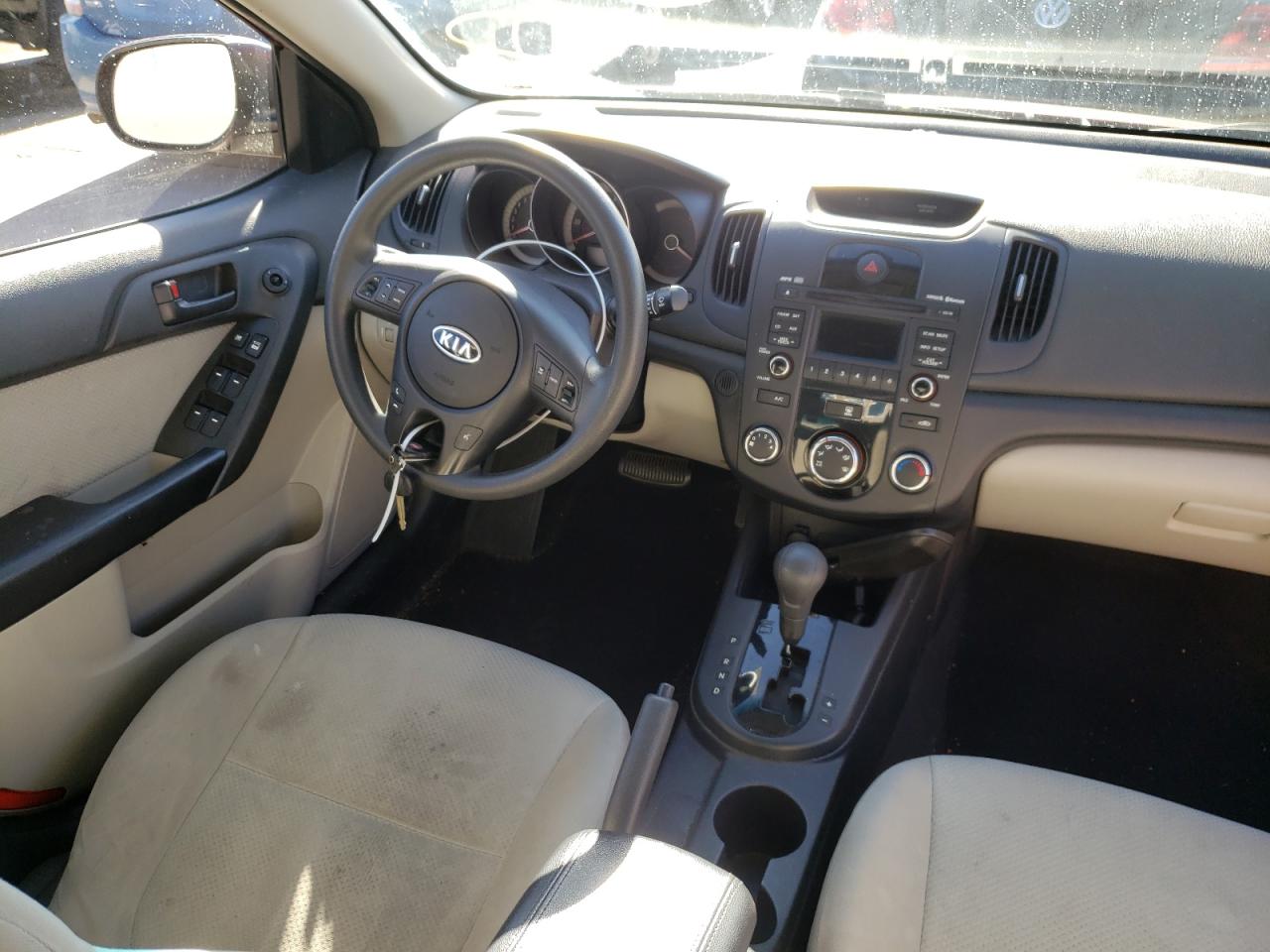 Photo 9 from auction – 2010 KIA FORTE EX with VIN KNAFU4A2XA5840312
