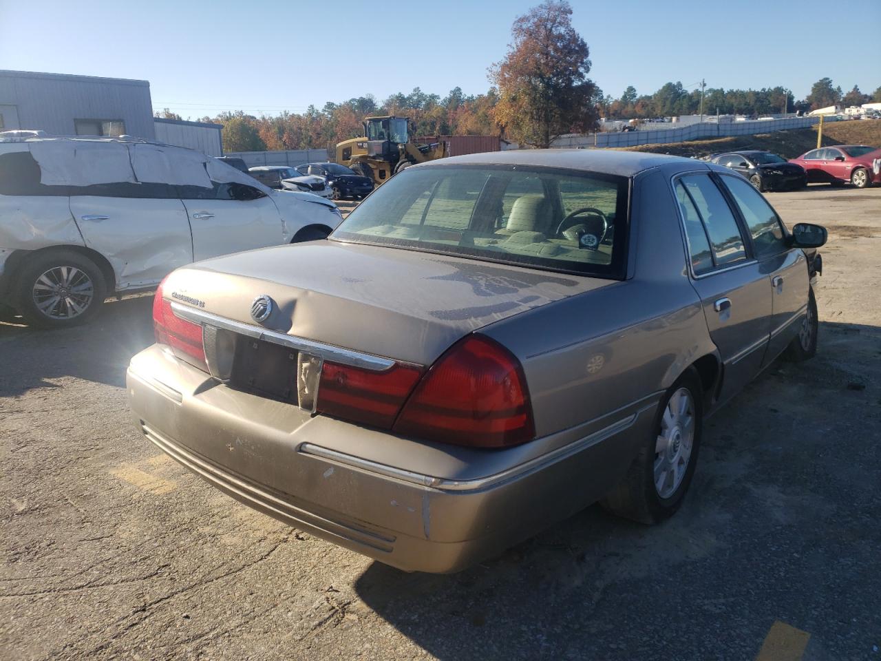 Photo 4 from auction – 2003 MERCURY GRAND MARQ with VIN 2MEFM75W63X631182
