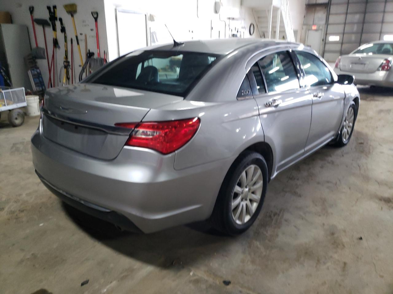 Photo 4 from auction – 2014 CHRYSLER 200 LIMITE with VIN 1C3CCBCG4EN128281