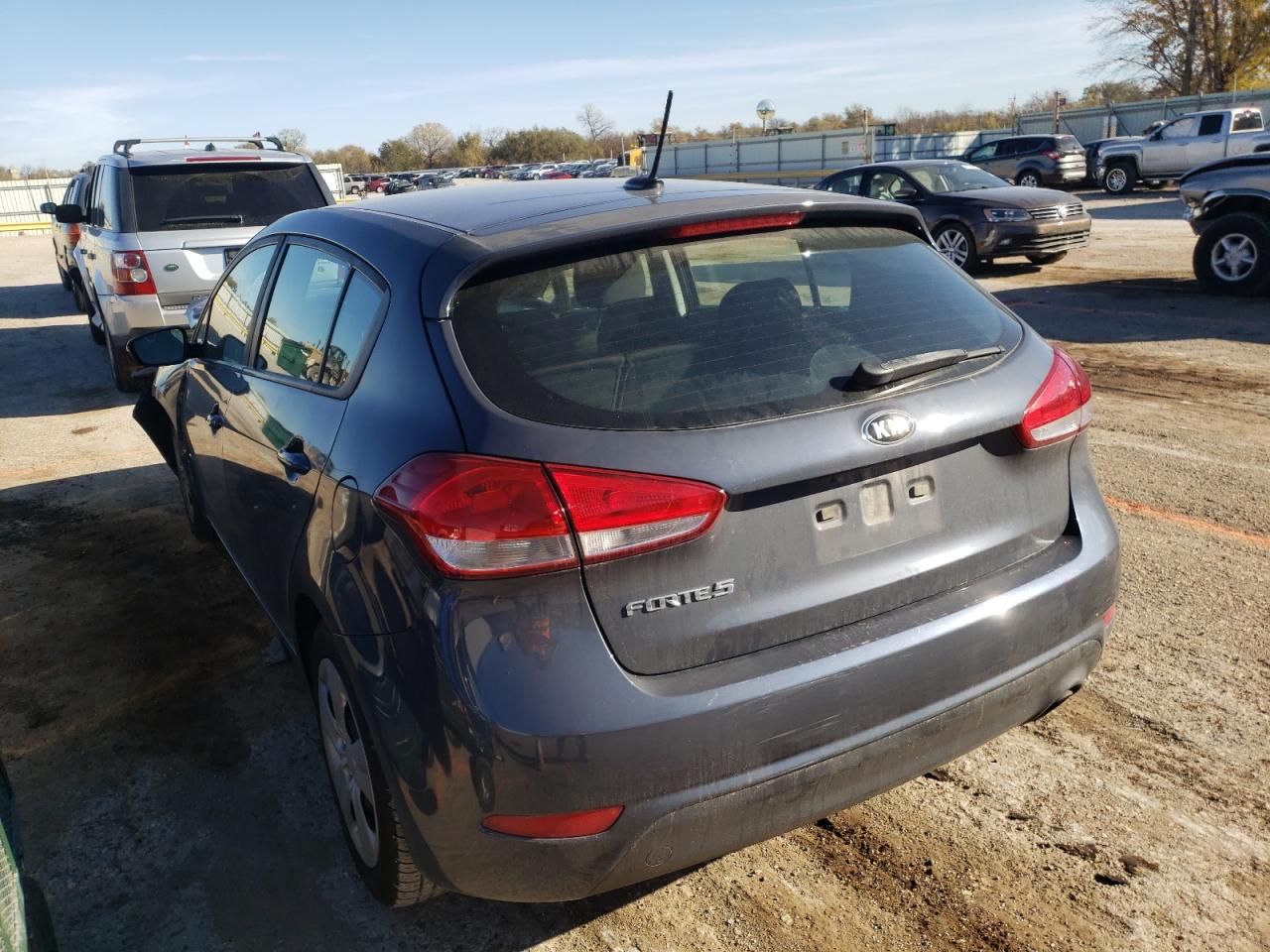 Photo 3 from auction – 2016 KIA FORTE LX with VIN KNAFK5A85G5581995