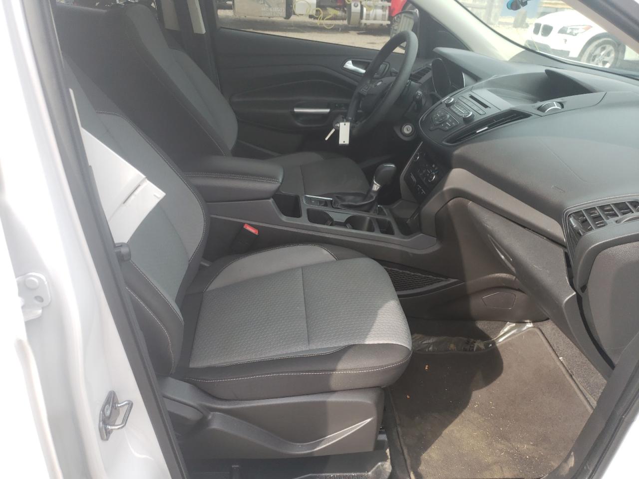 Photo 5 from auction – 2017 FORD ESCAPE SE with VIN 1FMCU0GD3HUC43795