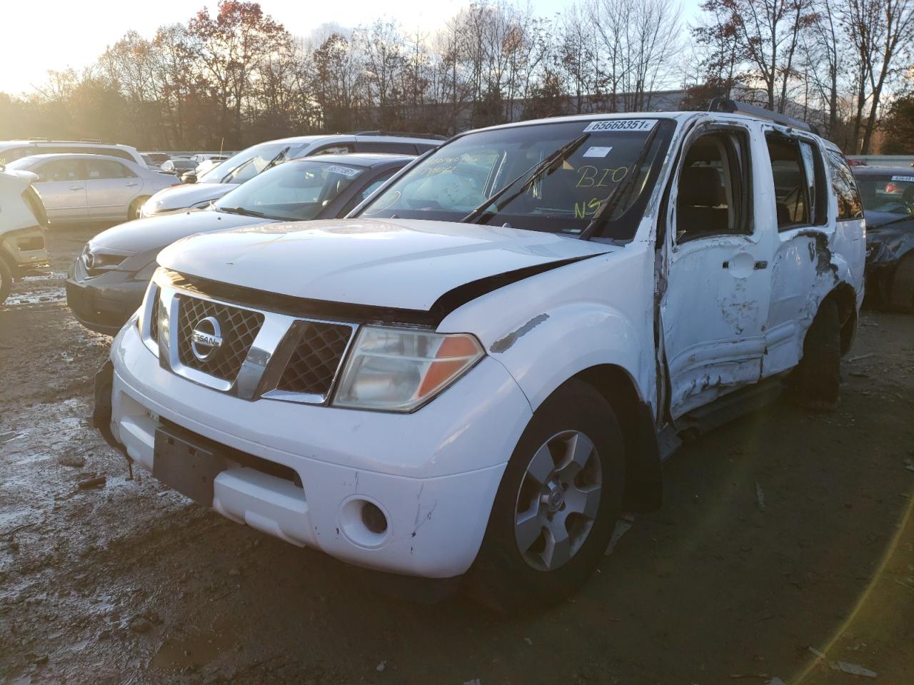 Photo 2 from auction – 2005 NISSAN PATHFINDER with VIN 5N1AR18W85C709463