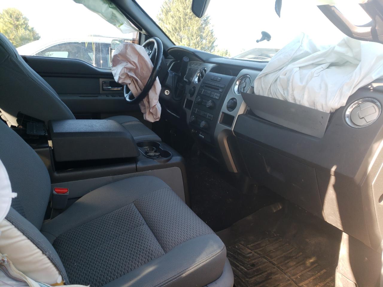 Photo 5 from auction – 2011 FORD F150 SUPER with VIN 1FTFX1EF4BFC16801