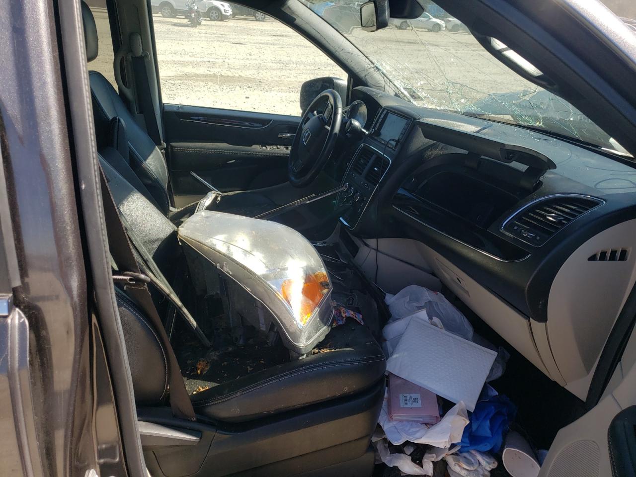Photo 5 from auction – 2019 DODGE GRAND CARA with VIN 2C4RDGCG6KR656807