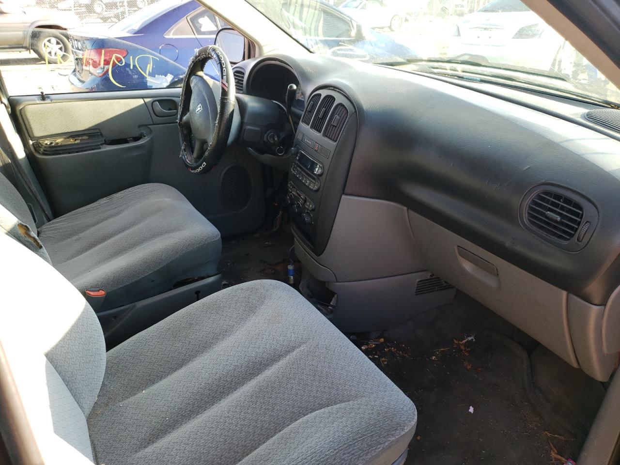 Photo 5 from auction – 2005 DODGE GRAND CARA with VIN 1D4GP24R95B426640