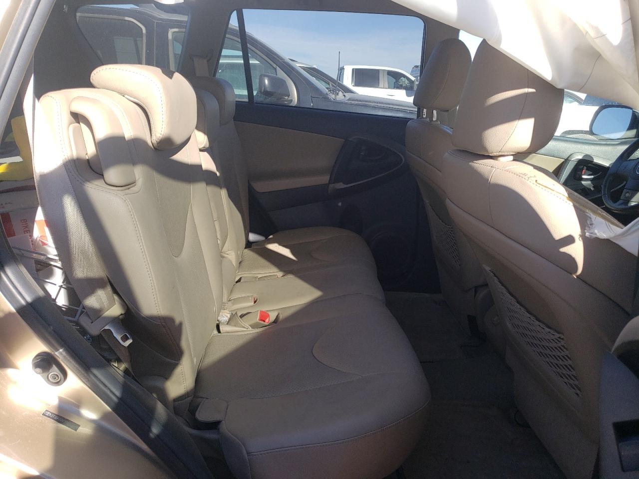 Photo 6 from auction – 2011 TOYOTA RAV4 LIMIT with VIN 2T3DK4DV9BW042576