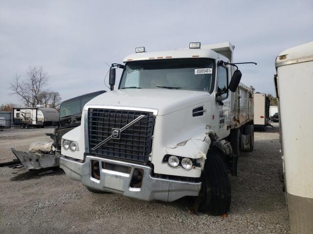 Photo 2 from auction – 2007 VOLVO VHD with VIN 4V5KC9GH67N447042