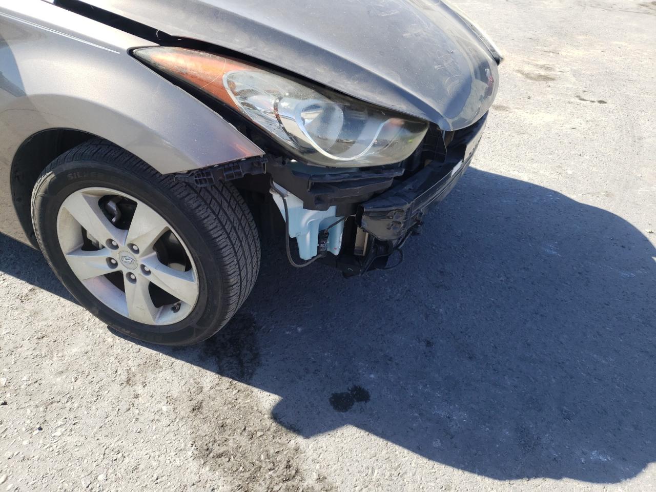 Photo 9 from auction – 2011 HYUNDAI ELANTRA GL with VIN 5NPDH4AE1BH059592