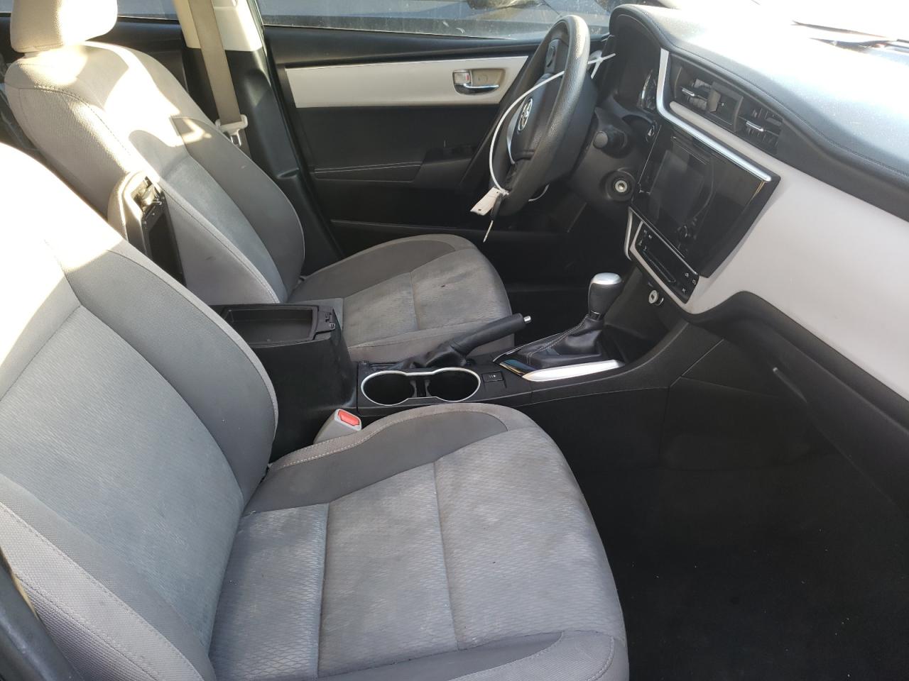 Photo 5 from auction – 2018 TOYOTA COROLLA with VIN 5YFBURHE4JP790606