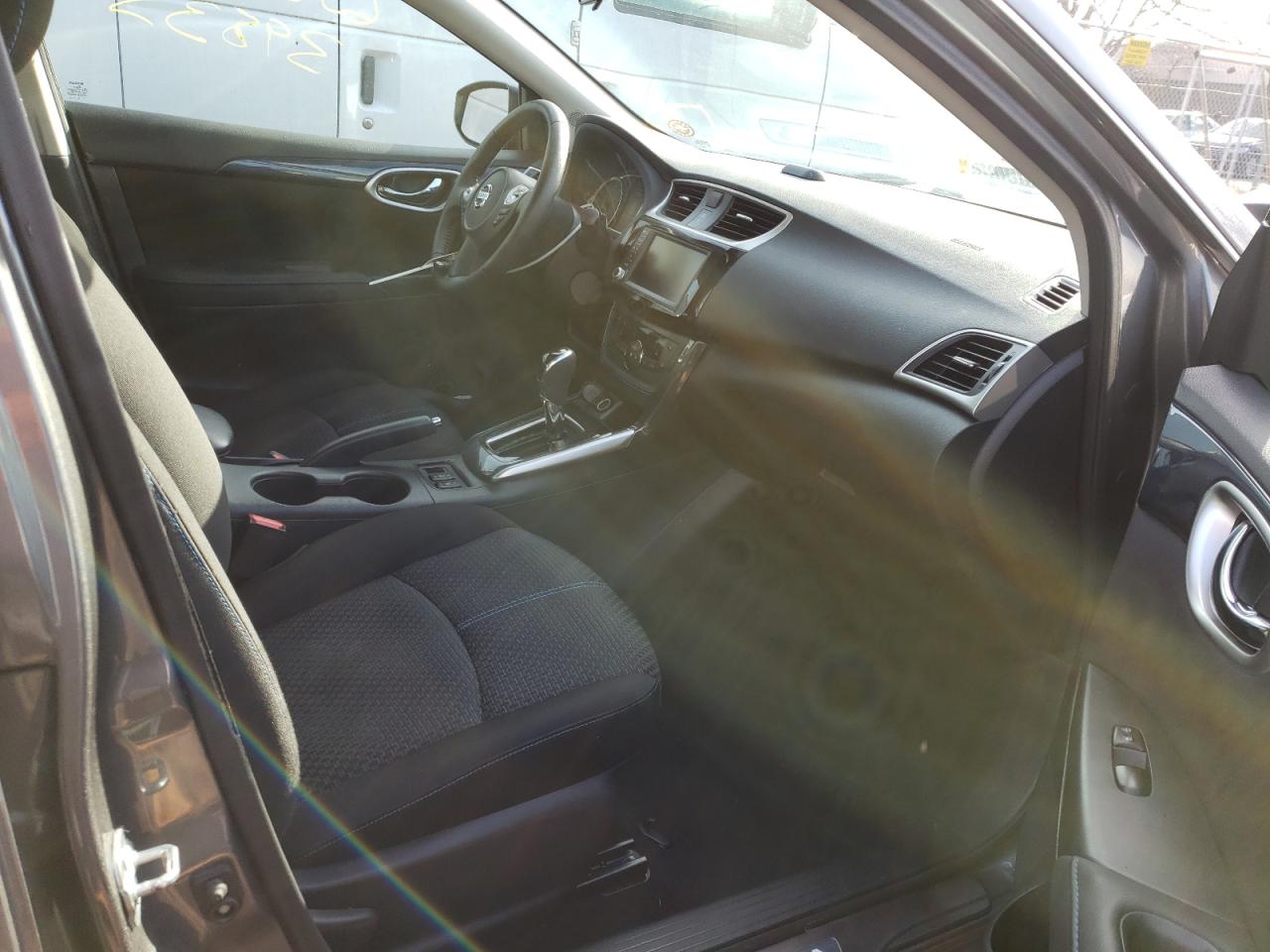 Photo 5 from auction – 2019 NISSAN SENTRA with VIN 3N1AB7AP3KY216665
