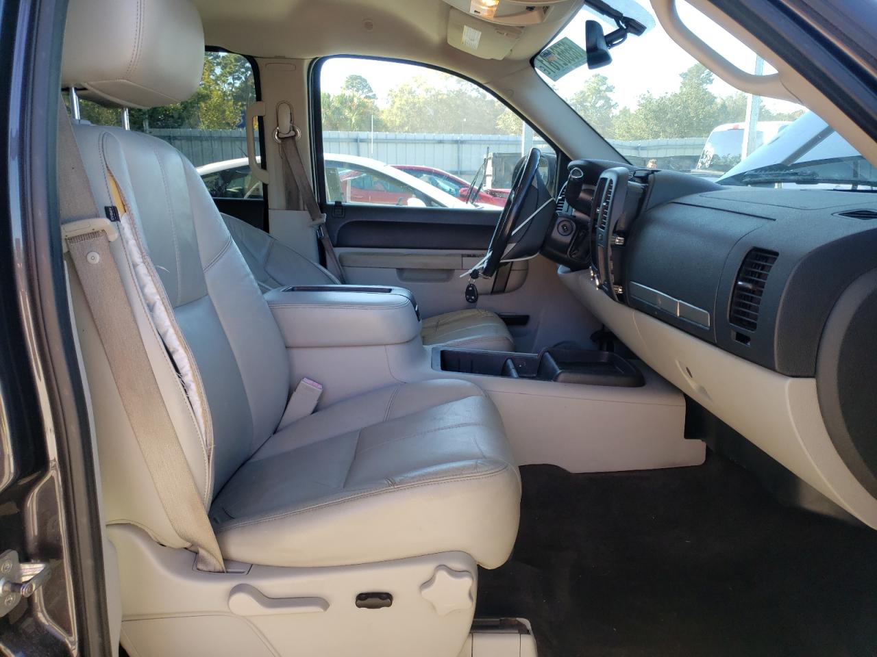 Photo 5 from auction – 2010 CHEVROLET SILVERADO with VIN 3GCXCUEJ2AG140756
