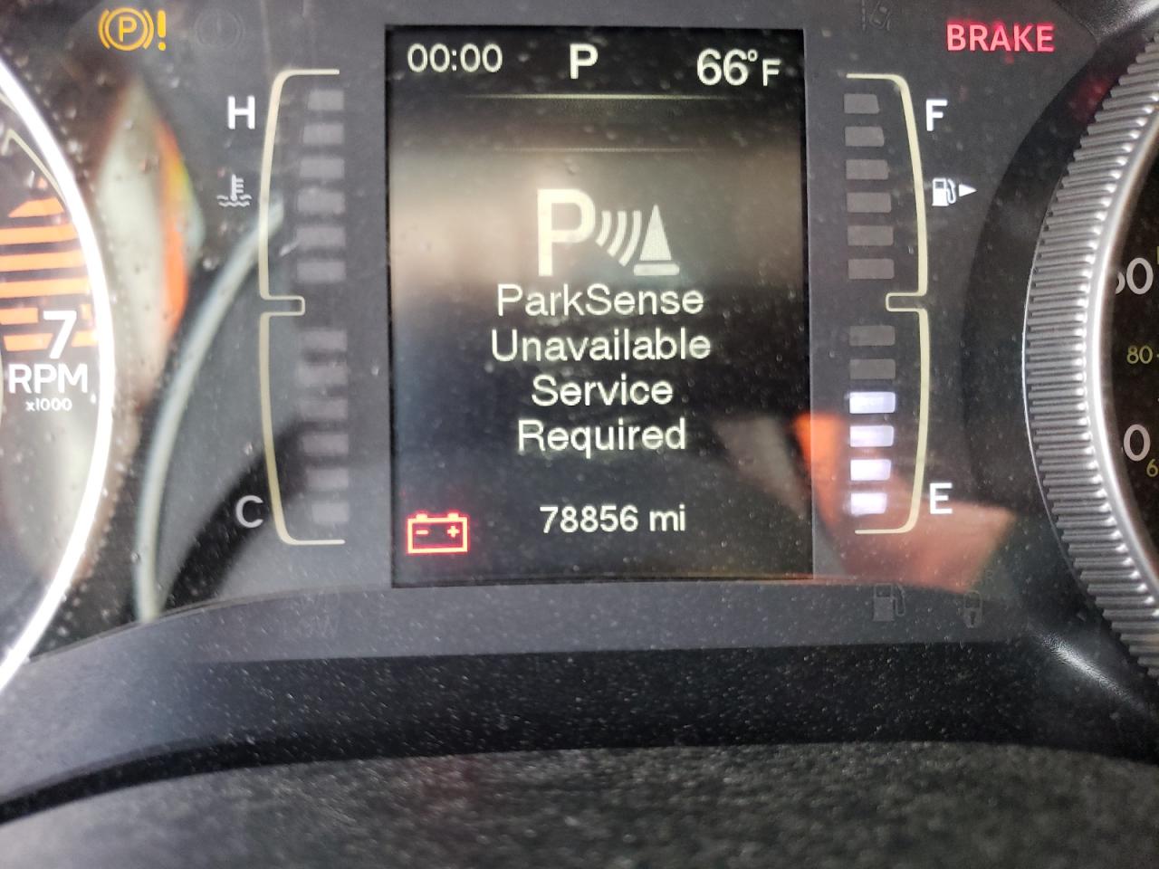 Photo 8 from auction – 2017 JEEP CHEROKEE L with VIN 1C4PJLCB4HW535612