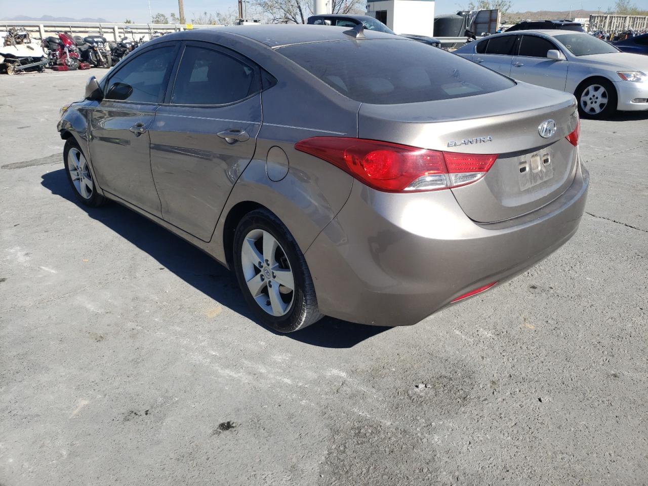 Photo 3 from auction – 2011 HYUNDAI ELANTRA GL with VIN 5NPDH4AE1BH059592