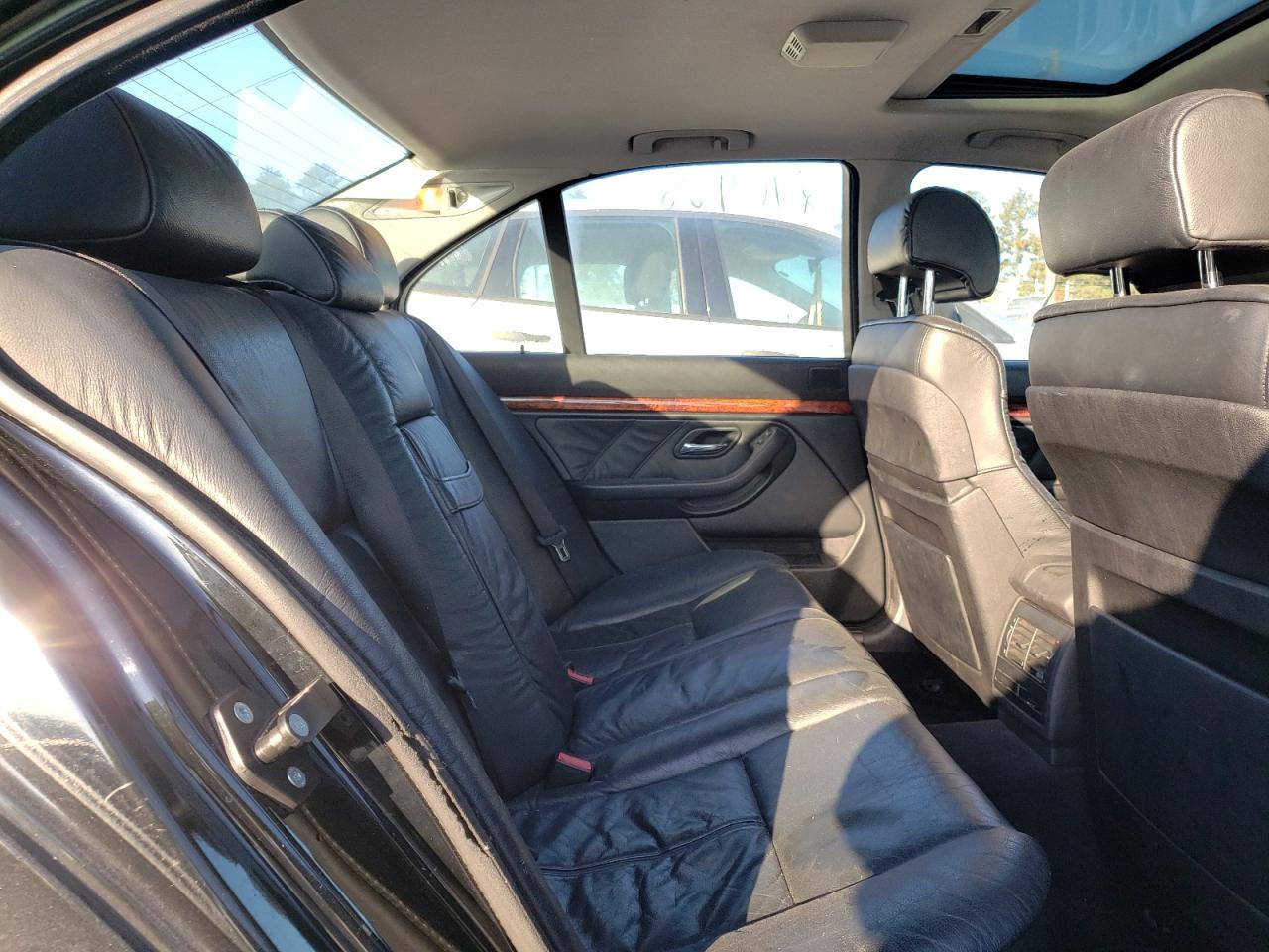Photo 6 from auction – 2000 BMW 528 I with VIN WBADM5340YBY17693