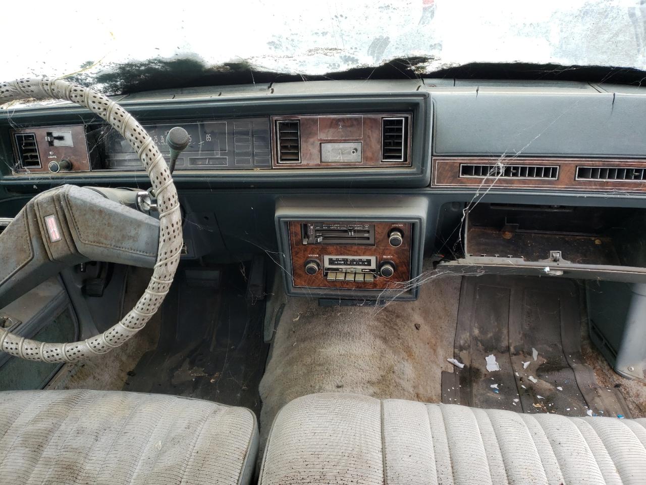 Photo 9 from auction – 1981 OLDSMOBILE CUTLASS SU with VIN 1G3AR47F3BR507341