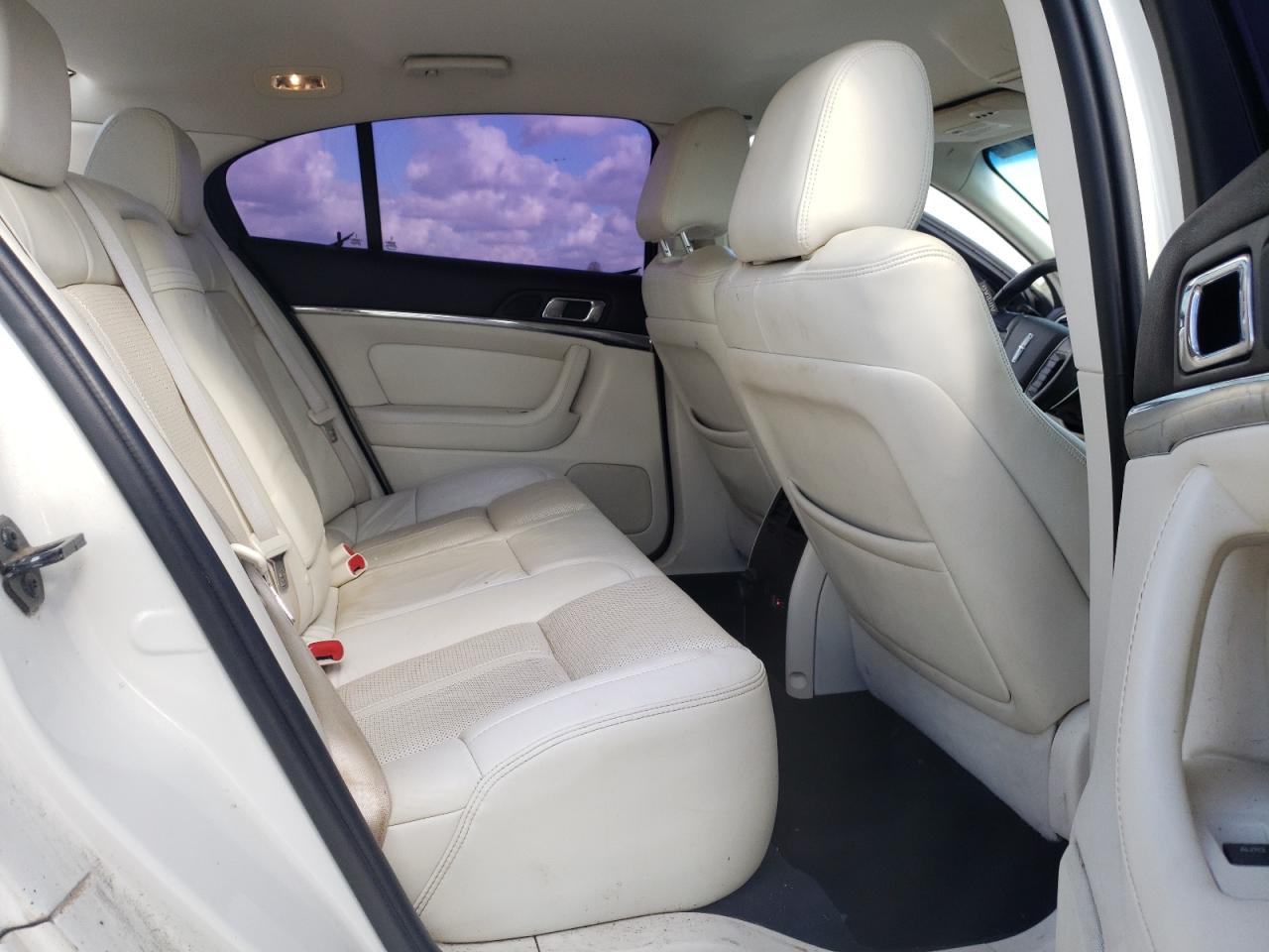 Photo 6 from auction – 2010 LINCOLN MKS with VIN 1LNHL9DR7AG601174