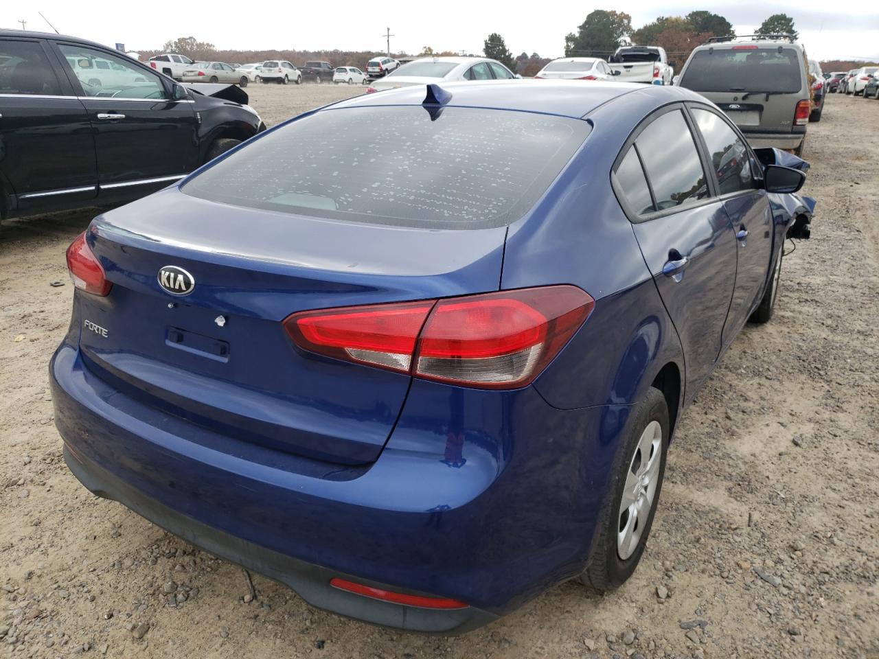 Photo 4 from auction – 2017 KIA FORTE LX with VIN 3KPFL4A74HE060371