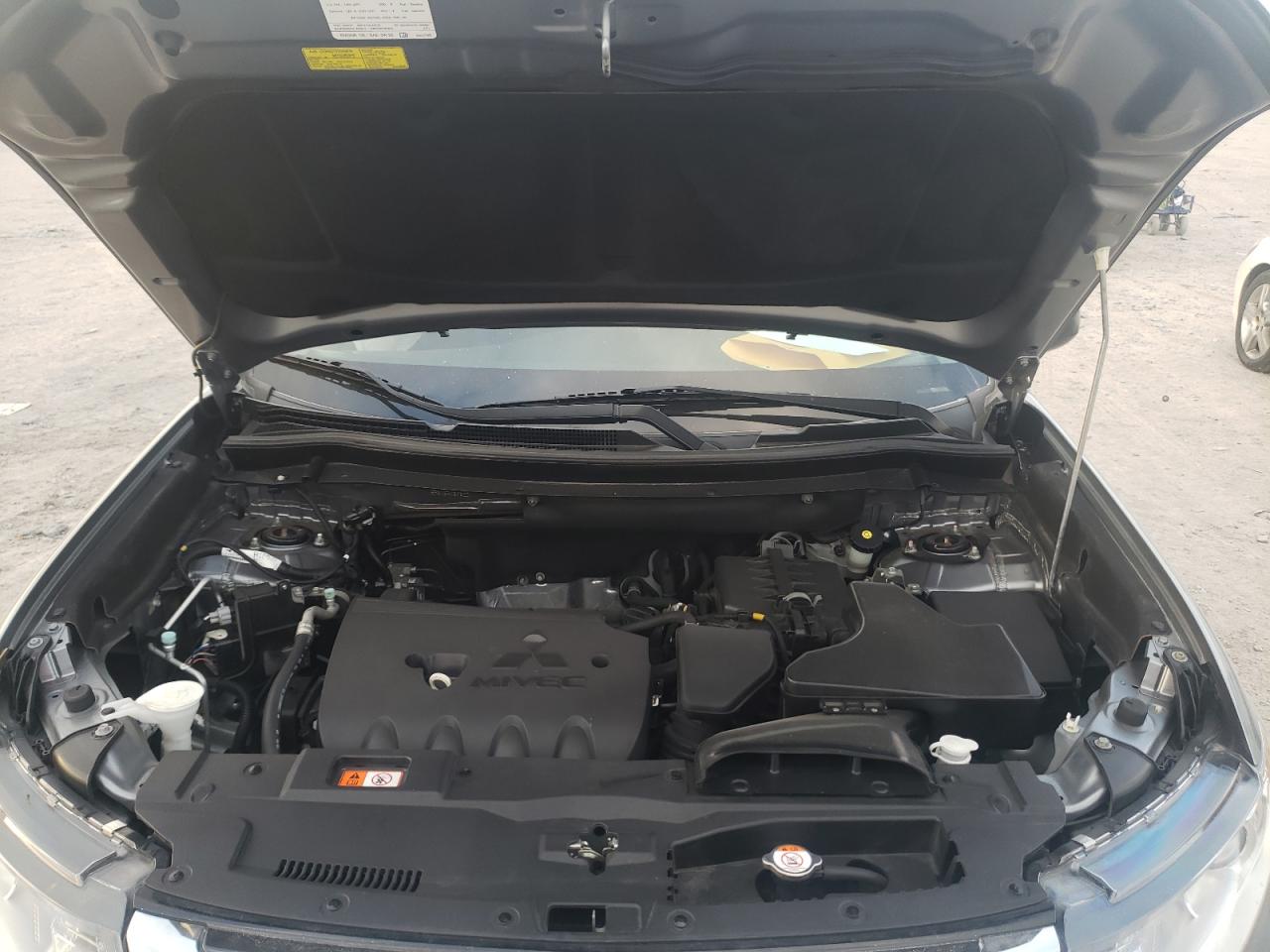 Photo 7 from auction – 2016 MITSUBISHI OUTLANDER with VIN JA4AD2A36GZ039527