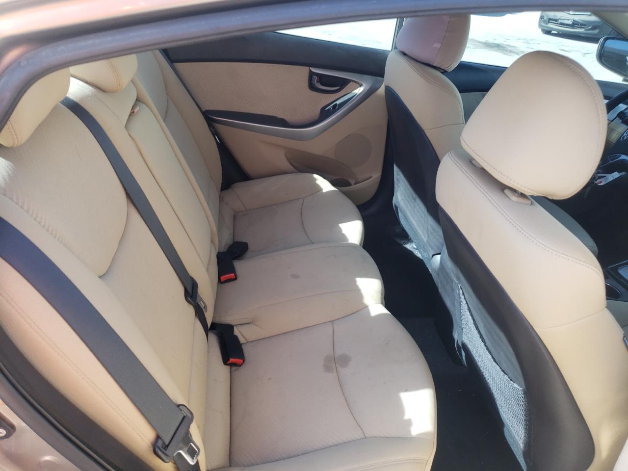 Photo 6 from auction – 2011 HYUNDAI ELANTRA GL with VIN 5NPDH4AE1BH059592