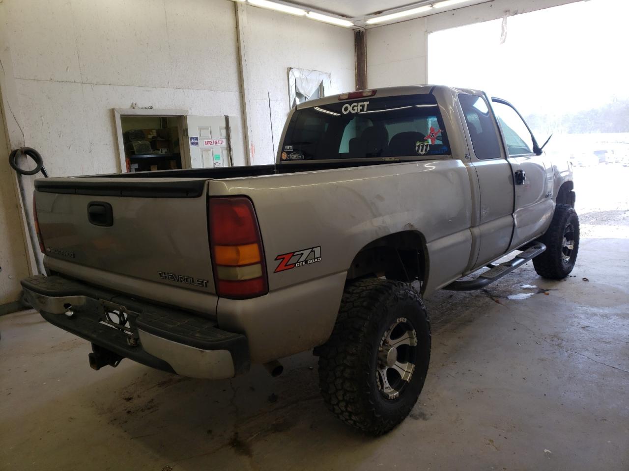 Photo 4 from auction – 2000 CHEVROLET SILVERADO with VIN 1GCEK19V5YE397076