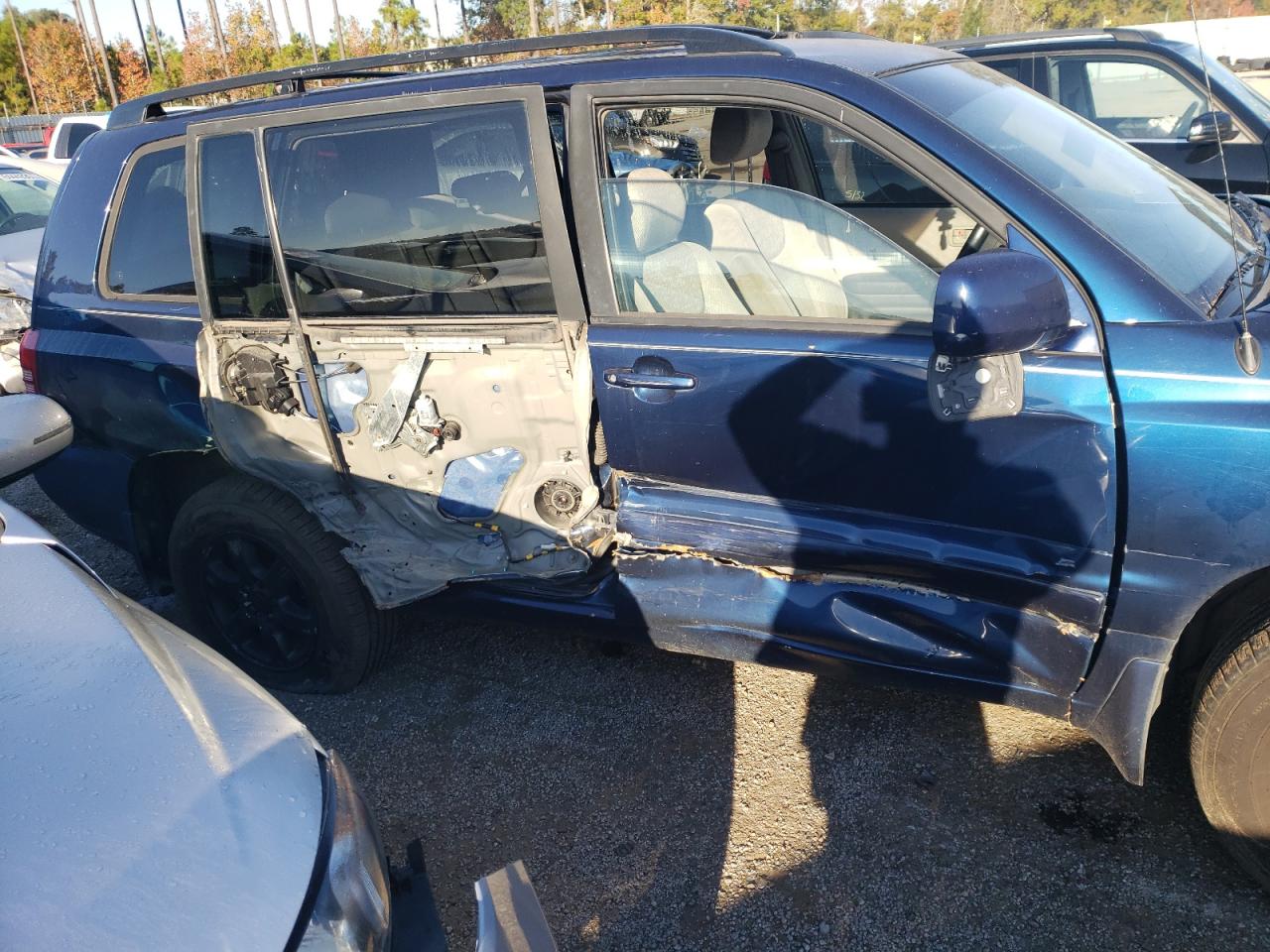Foto 9 de la subasta – 2003 TOYOTA HIGHLANDER con VIN JTEHF21A030151926