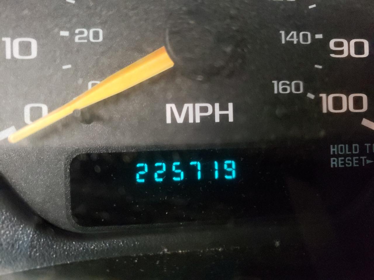 Photo 8 from auction – 2000 CHEVROLET SILVERADO with VIN 1GCEK19V5YE397076