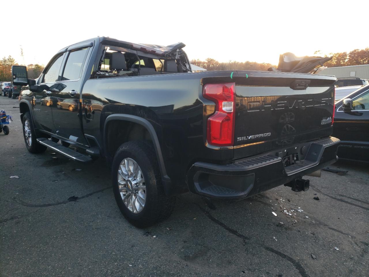 Photo 3 from auction – 2021 CHEVROLET SILVERADO with VIN 1GC4YREY4MF113000