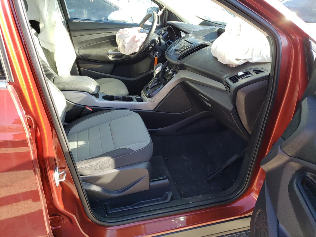 Photo 5 from auction – 2014 FORD ESCAPE SE with VIN 1FMCU0GX5EUC36076