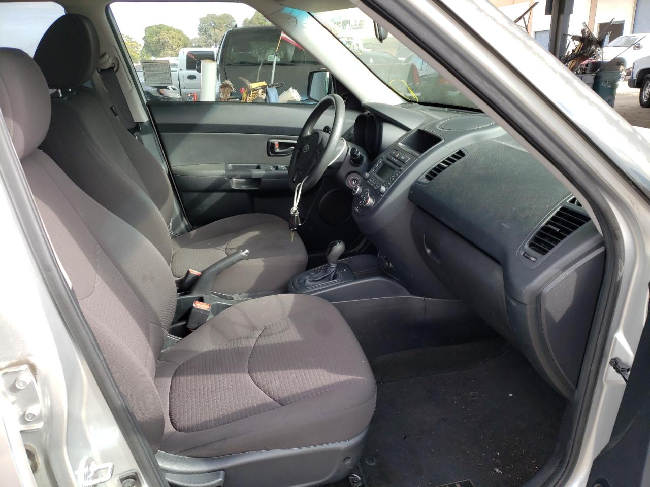 Photo 5 from auction – 2012 KIA SOUL with VIN KNDJT2A50C7475158