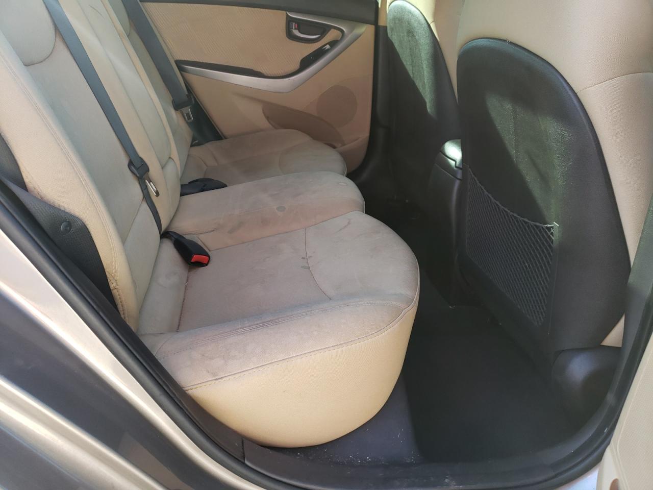 Photo 6 from auction – 2012 HYUNDAI ELANTRA GL with VIN 5NPDH4AE7CH066757