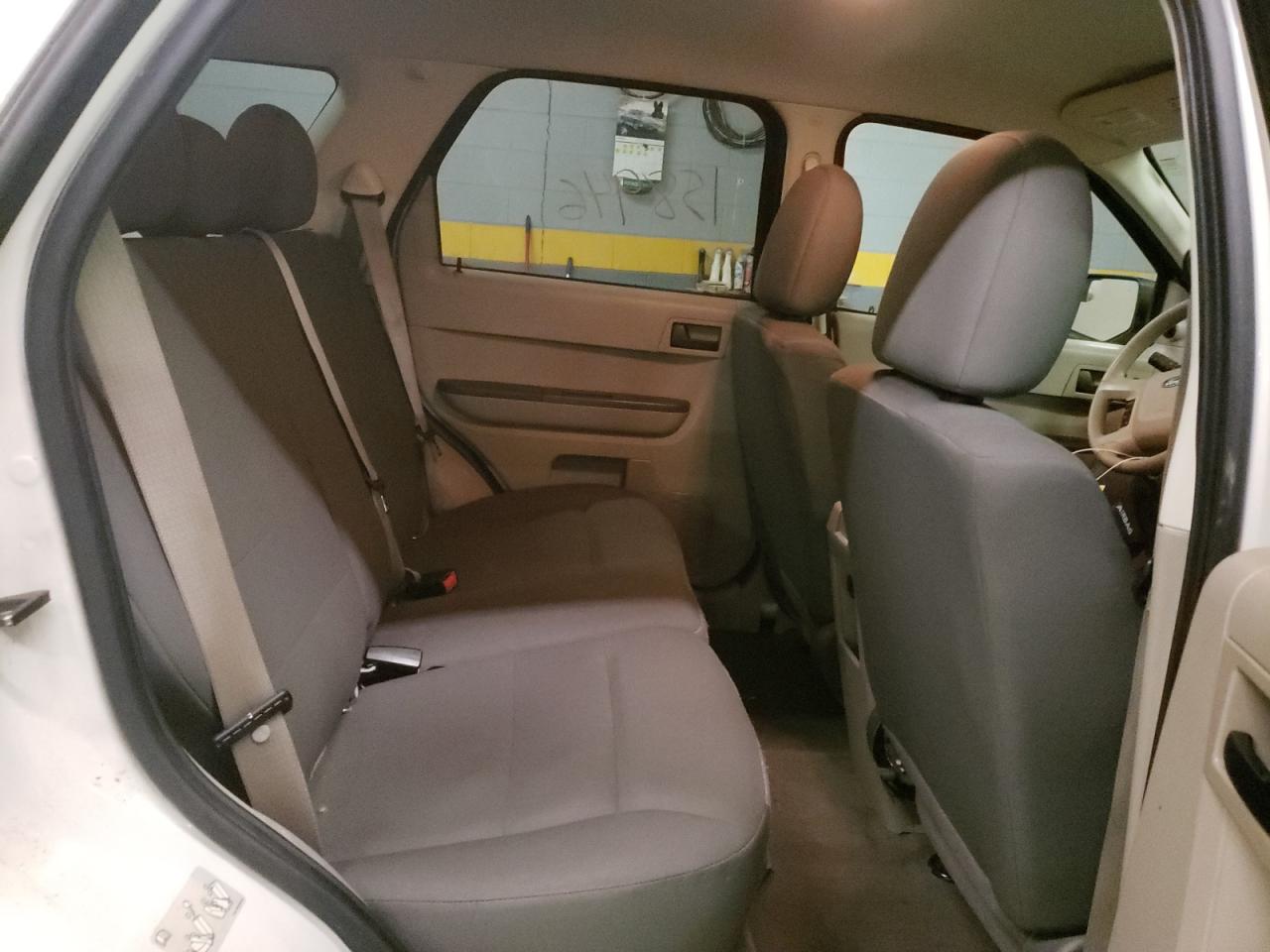 Photo 6 from auction – 2011 FORD ESCAPE XLS with VIN 1FMCU9C76BKC69640