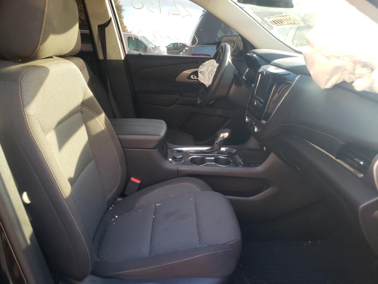 Photo 5 from auction – 2021 CHEVROLET TRAVERSE L with VIN 1GNERFKW6MJ185534