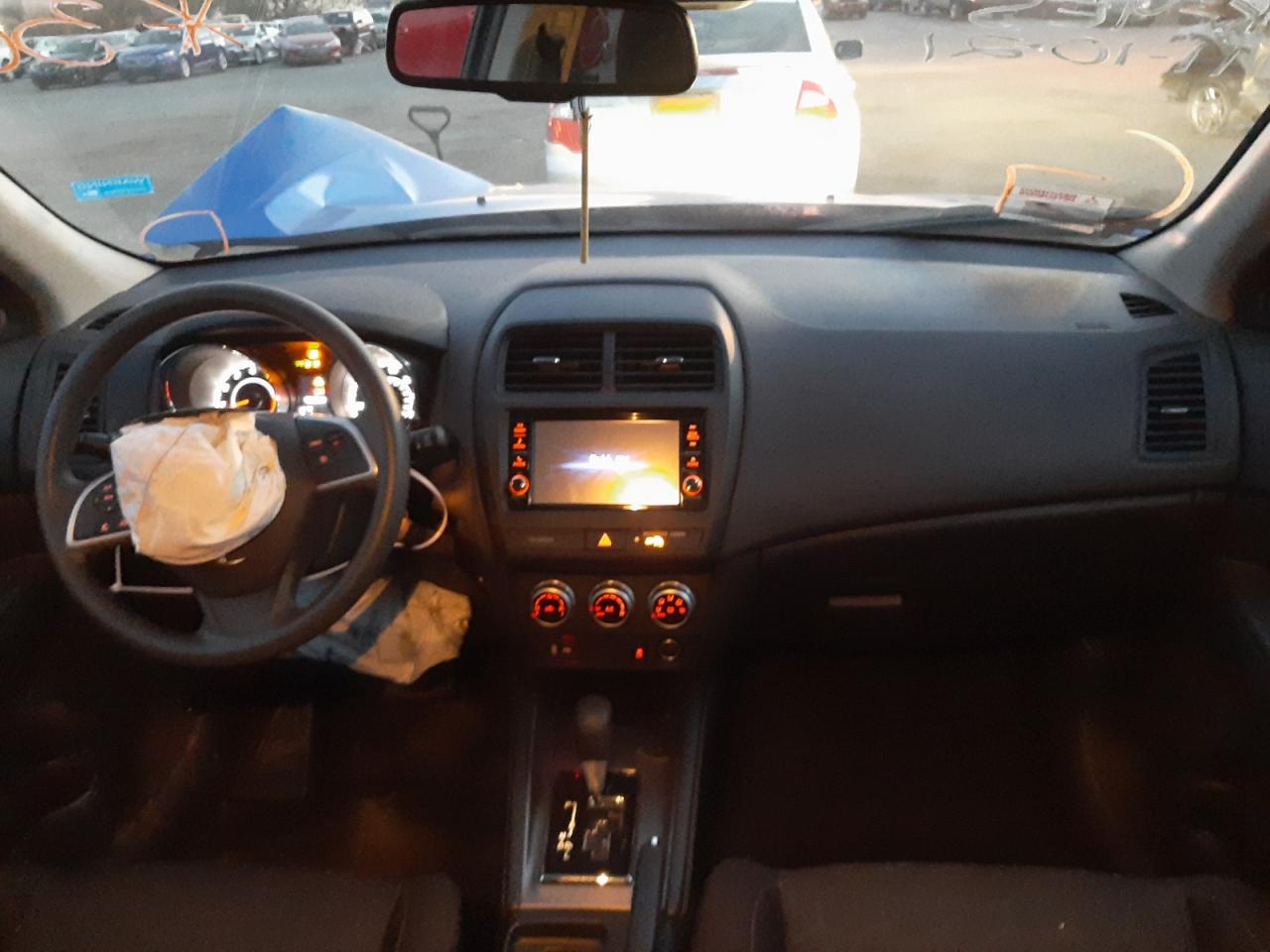 Photo 9 from auction – 2021 MITSUBISHI OUTLANDER with VIN JA4APUAU0MU010674
