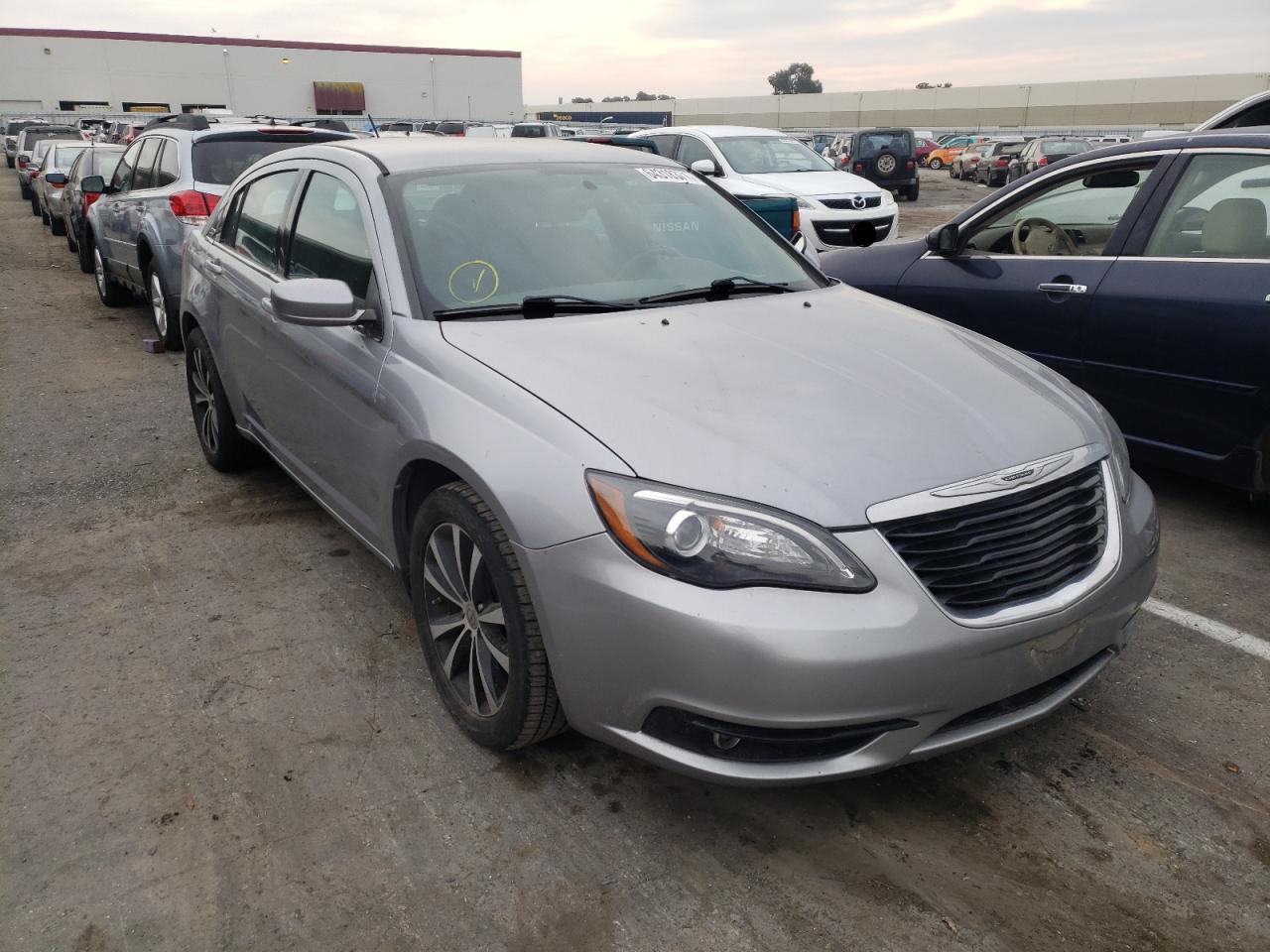 CHRYSLER 200 2013 with VIN 1C3CCBBB4DN543069 - Photo from auction