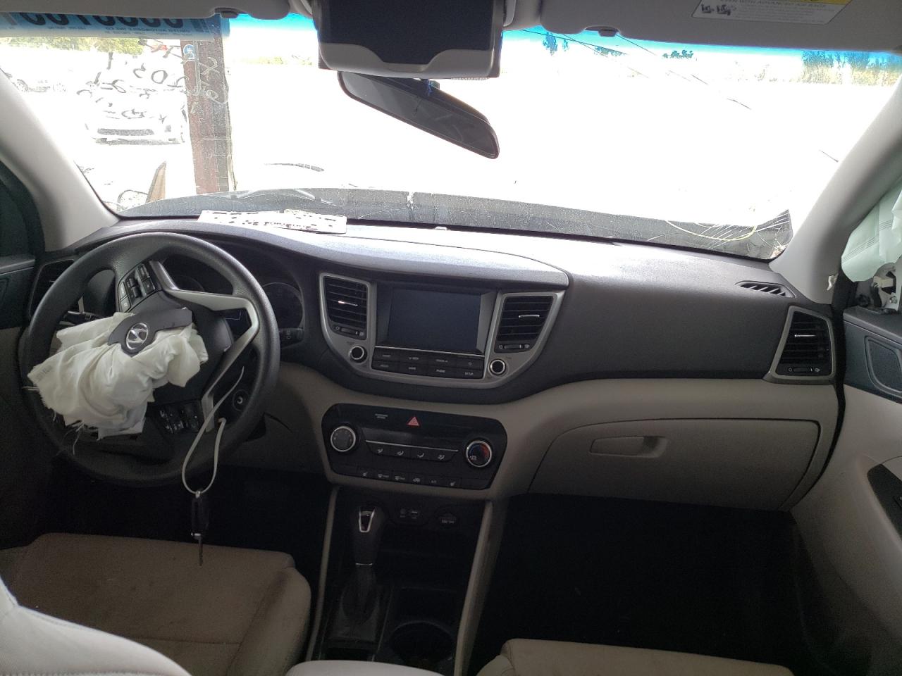 Photo 9 from auction – 2018 HYUNDAI TUCSON SEL with VIN KM8J3CA44JU672034
