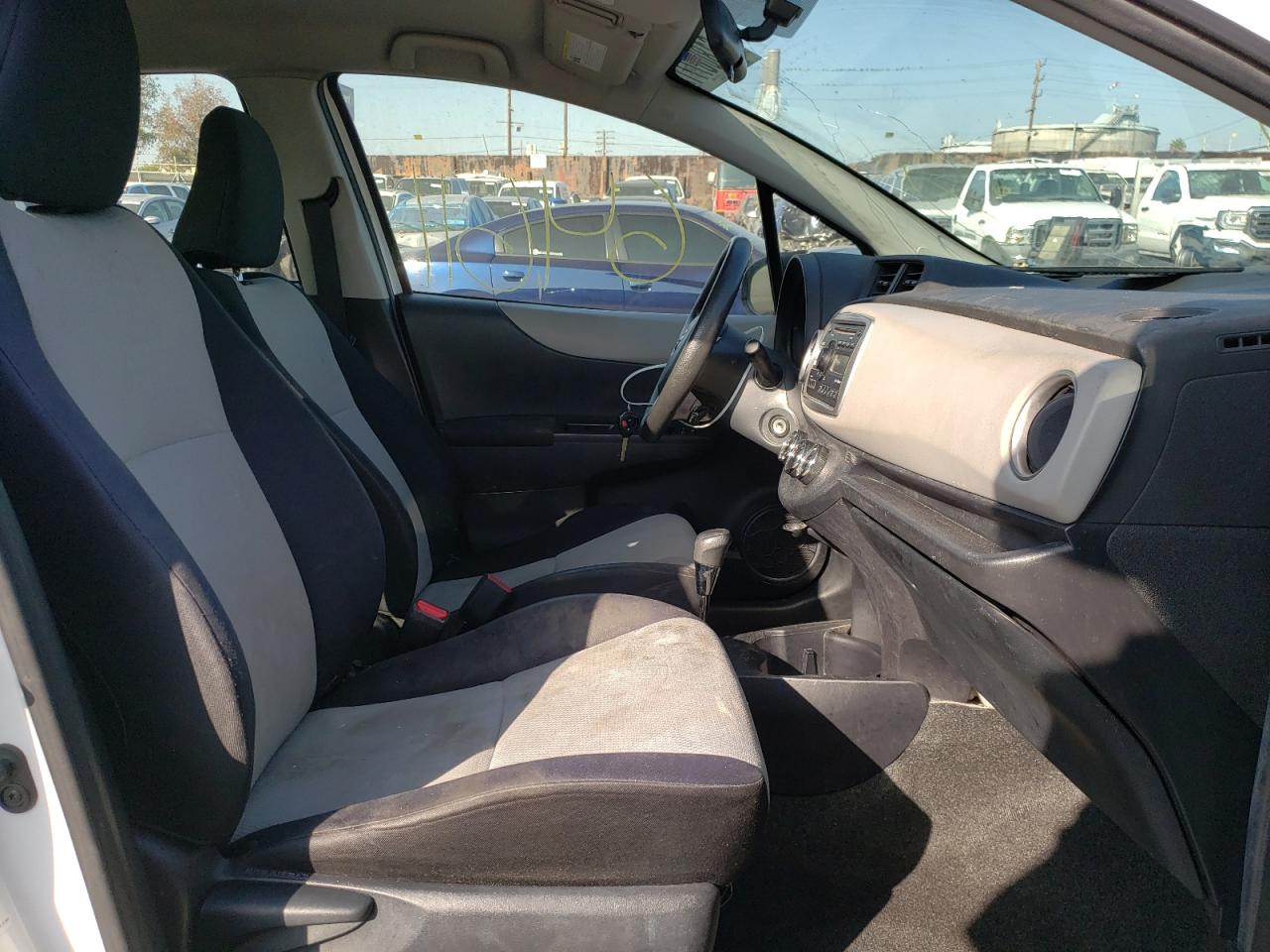 Photo 5 from auction – 2013 TOYOTA YARIS with VIN JTDKTUD35DD568917