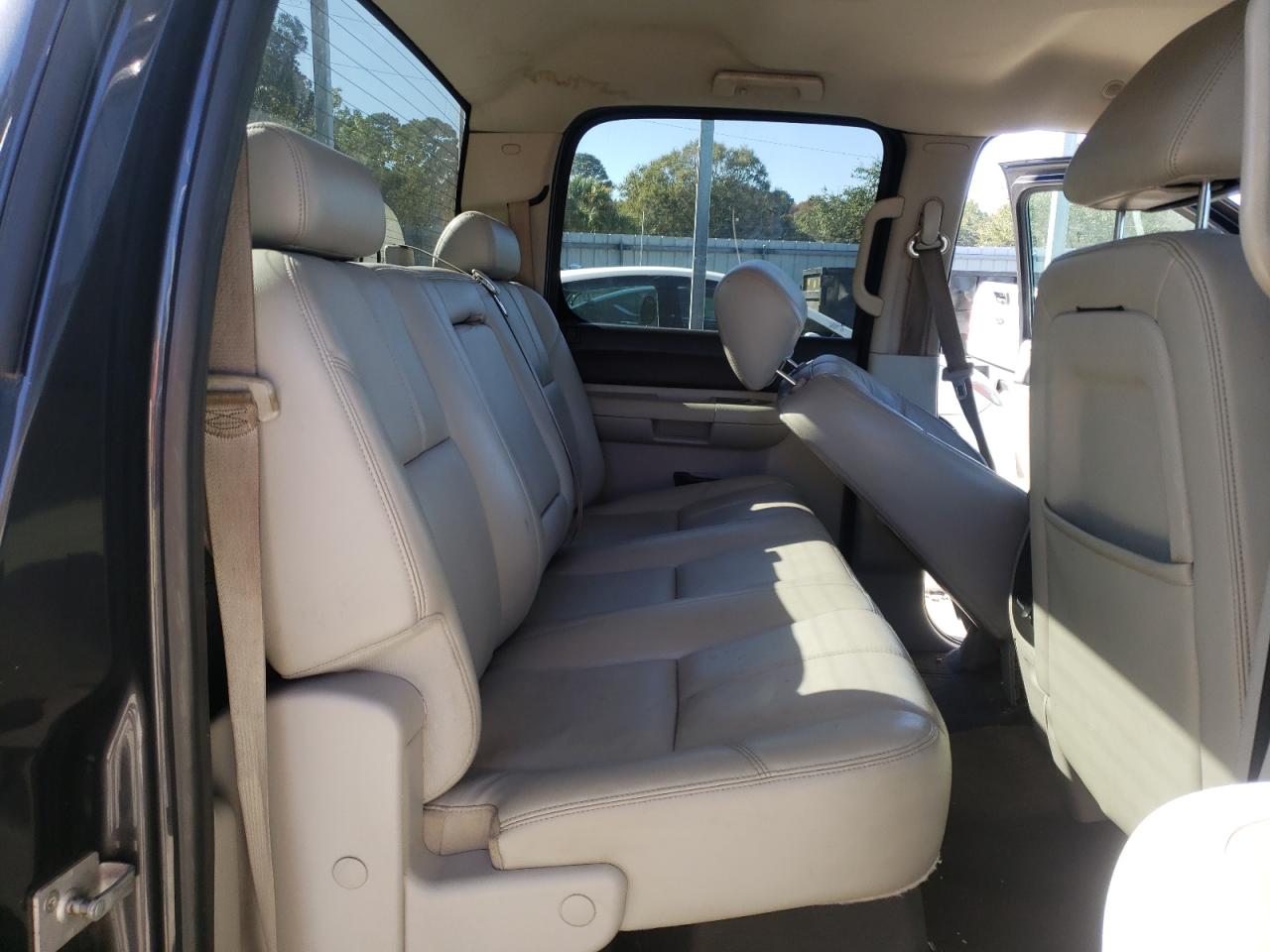 Photo 6 from auction – 2010 CHEVROLET SILVERADO with VIN 3GCXCUEJ2AG140756
