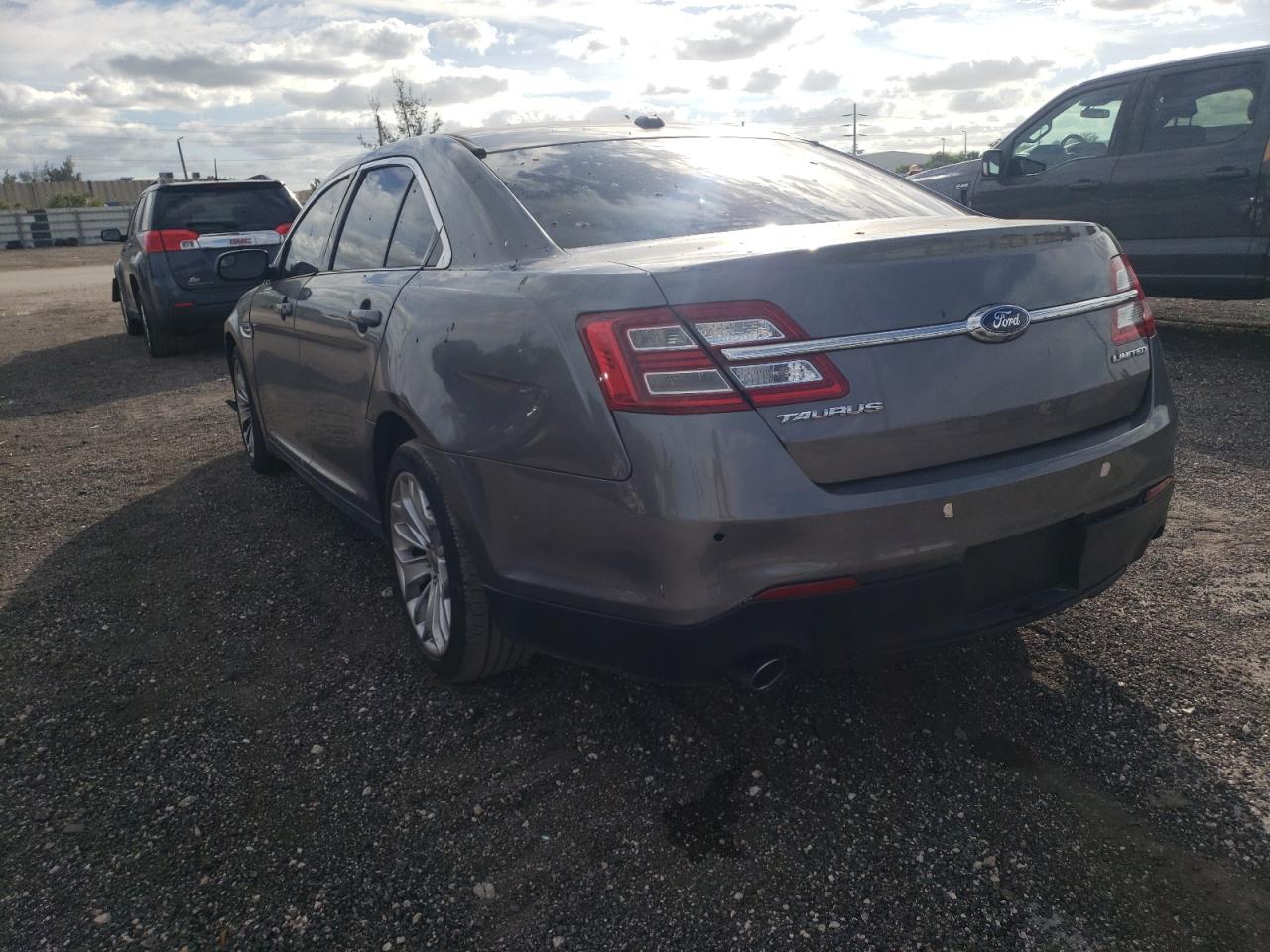 Photo 3 from auction – 2014 FORD TAURUS LIM with VIN 1FAHP2F82EG176592