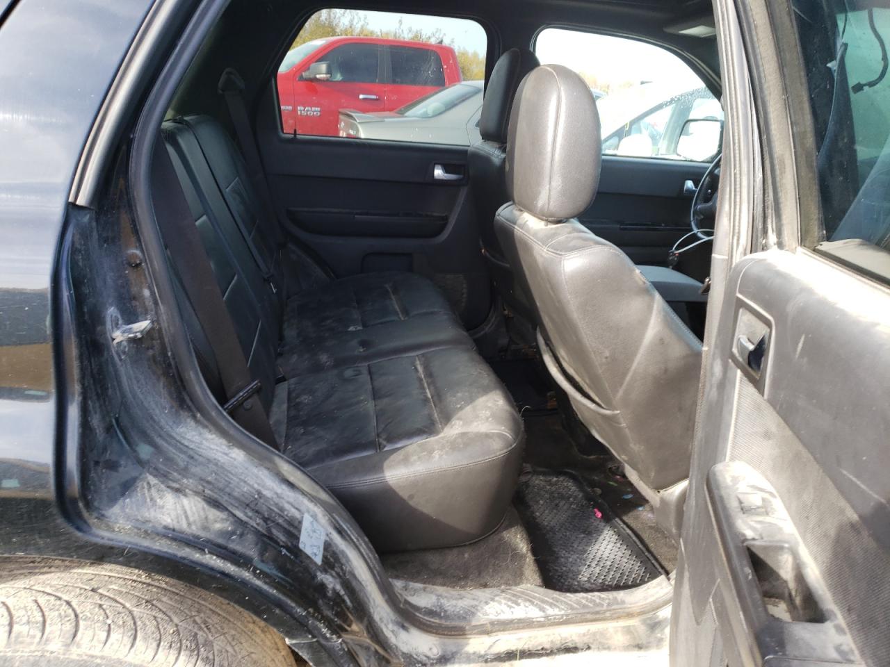 Photo 6 from auction – 2010 FORD ESCAPE LIM with VIN 1FMCU9EG2AKC86088