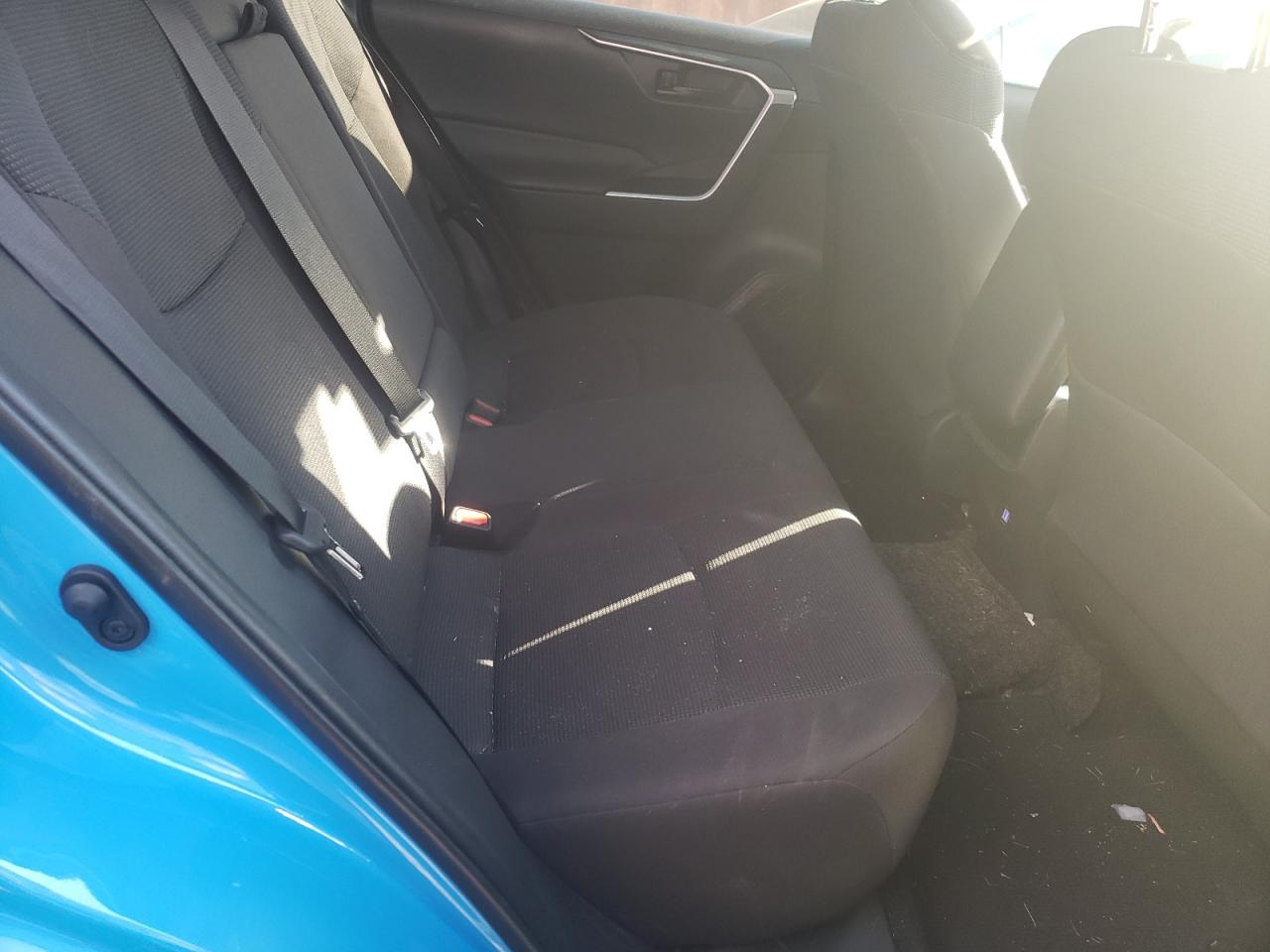 Photo 6 from auction – 2019 TOYOTA RAV4 LE with VIN 2T3H1RFV7KW046821