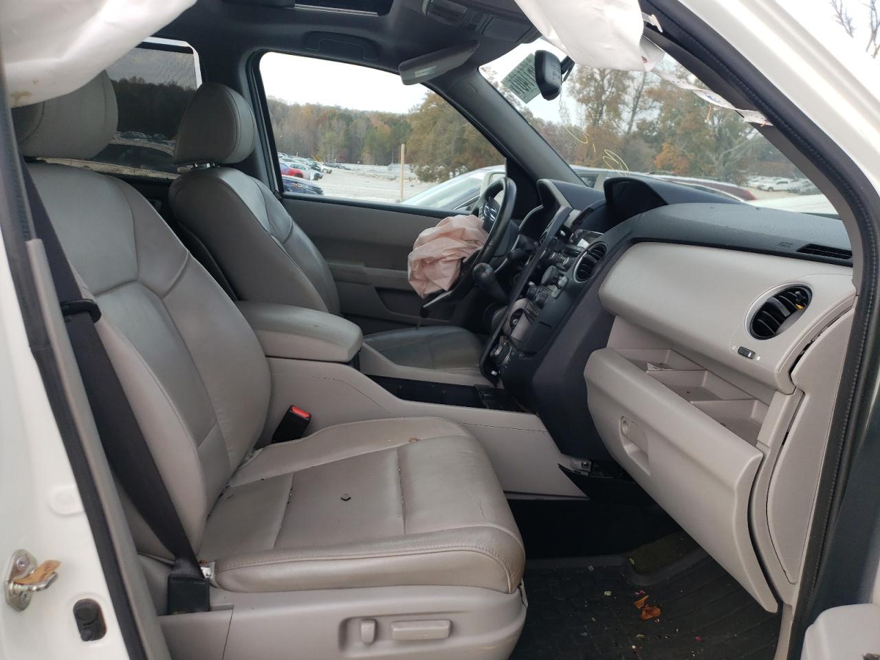 Photo 5 from auction – 2015 HONDA PILOT TOUR with VIN 5FNYF3H93FB013700