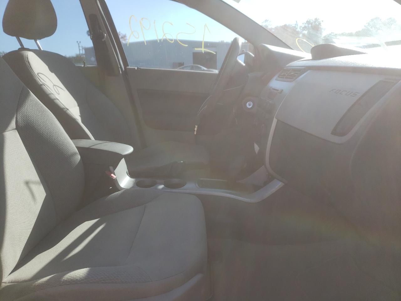 Photo 5 from auction – 2011 FORD FOCUS S with VIN 1FAHP3EN6BW140967