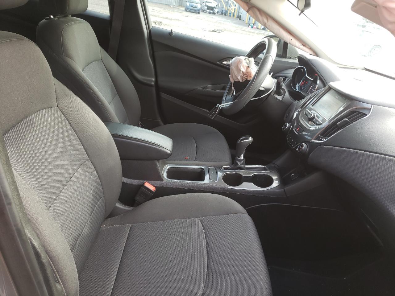 Photo 5 from auction – 2017 CHEVROLET CRUZE LT with VIN 3G1BE6SM1HS598366