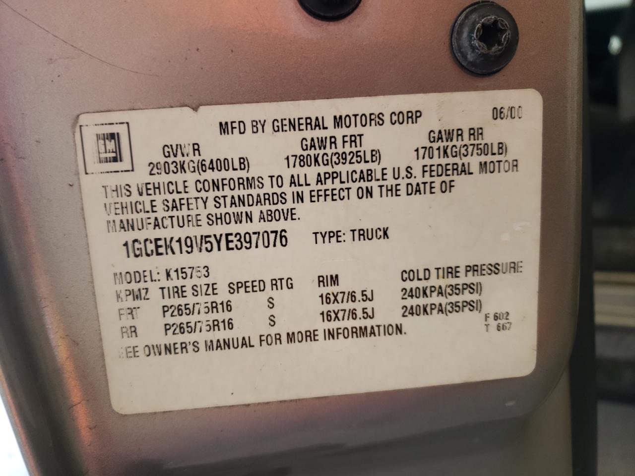 Photo 10 from auction – 2000 CHEVROLET SILVERADO with VIN 1GCEK19V5YE397076