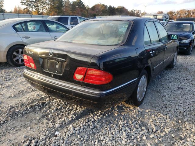 Photo 4 from auction – 1999 MERCEDES-BENZ E 320 with VIN WDBJF65H2XA779165