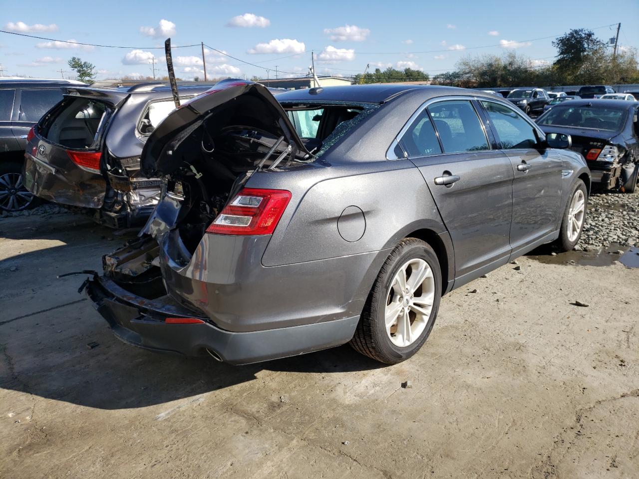 Photo 4 from auction – 2015 FORD TAURUS SEL with VIN 1FAHP2E89FG182330
