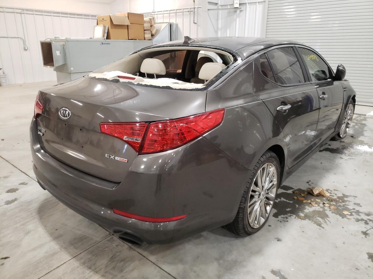 Photo 4 from auction – 2011 KIA OPTIMA EX with VIN KNAGN4A67B5089238