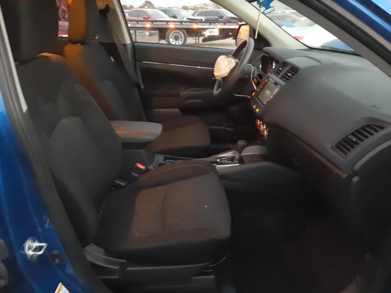 Photo 5 from auction – 2021 MITSUBISHI OUTLANDER with VIN JA4APUAU0MU010674