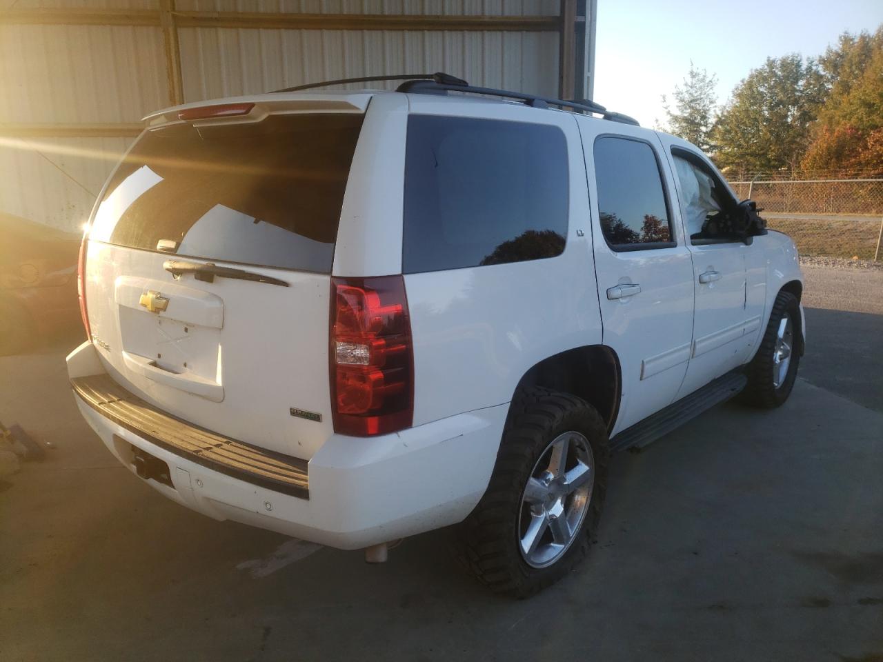 Photo 4 from auction – 2011 CHEVROLET TAHOE K150 with VIN 1GNSKBE07BR347886