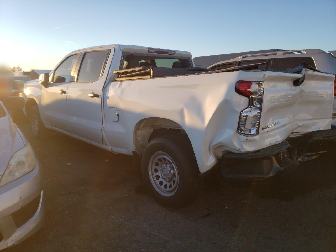 Photo 3 from auction – 2019 CHEVROLET SILVERADO with VIN 1GCPYAEH2KZ226504